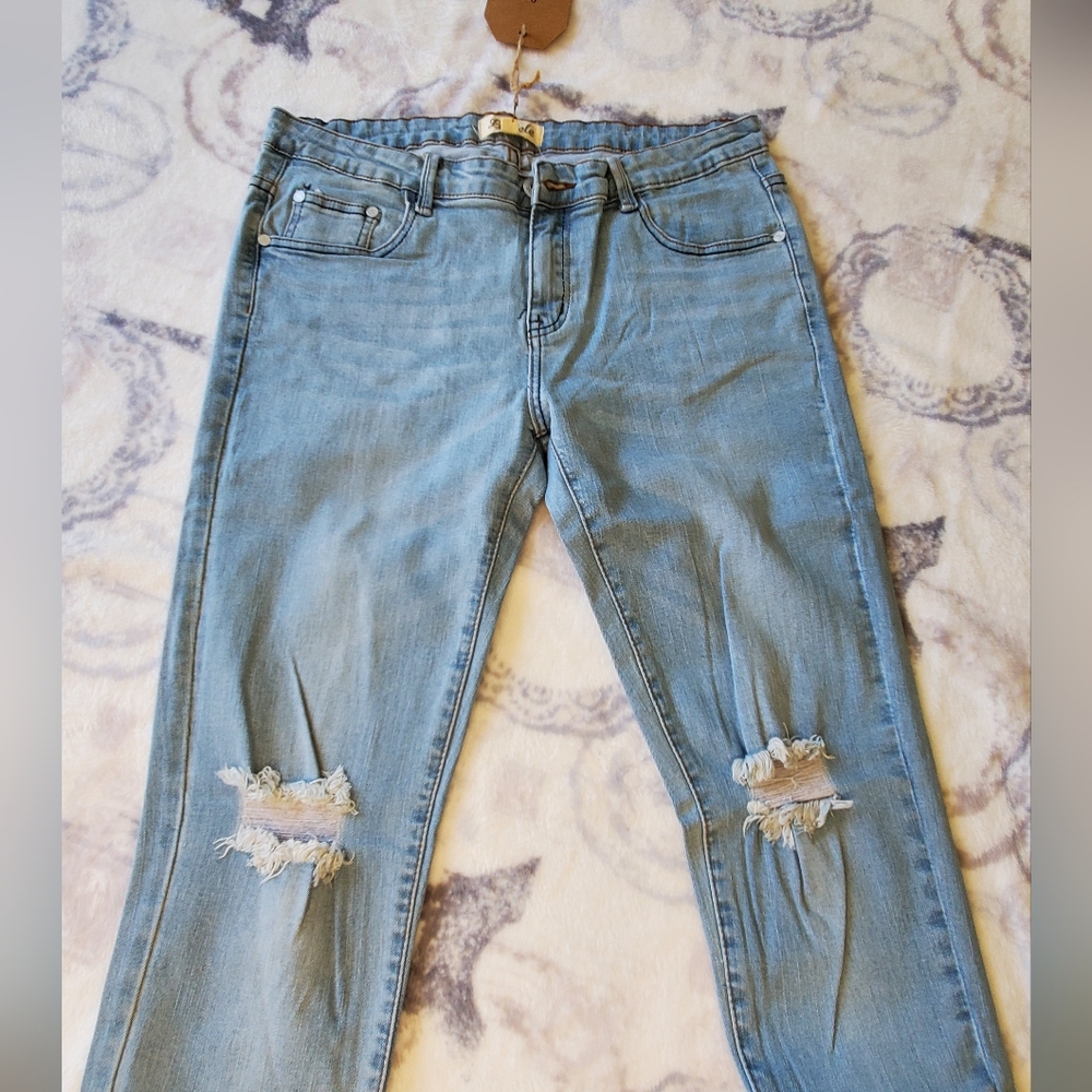 Listicle Denim Jeans - Picture 9 of 12
